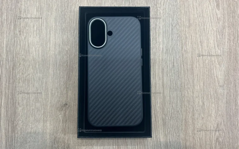 Чехол FC Карбон для Iphone 16 - Лесенка