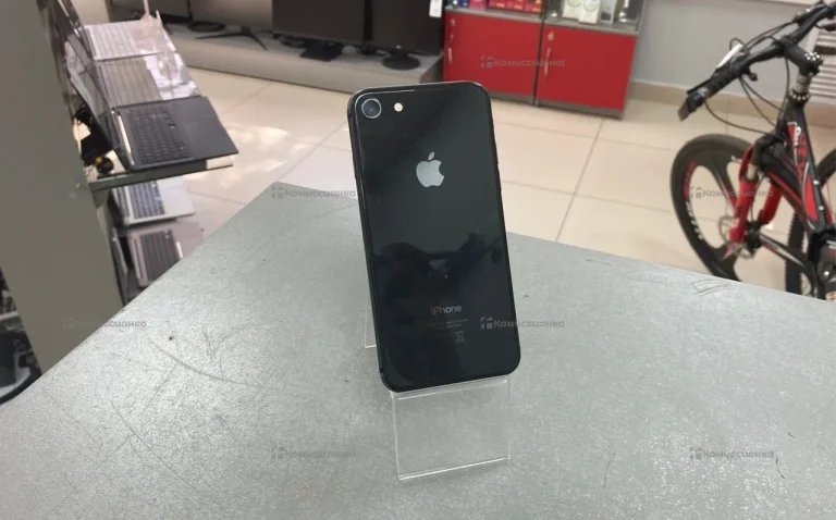 Apple Iphone 8 64 ГБ