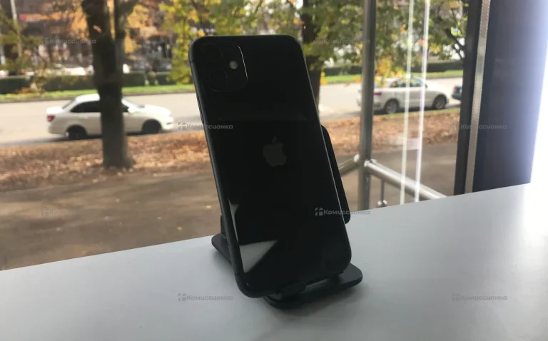 Apple iPhone 11 4/64 ГБ