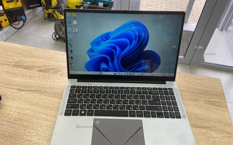 Ноутбук  gerumi E159