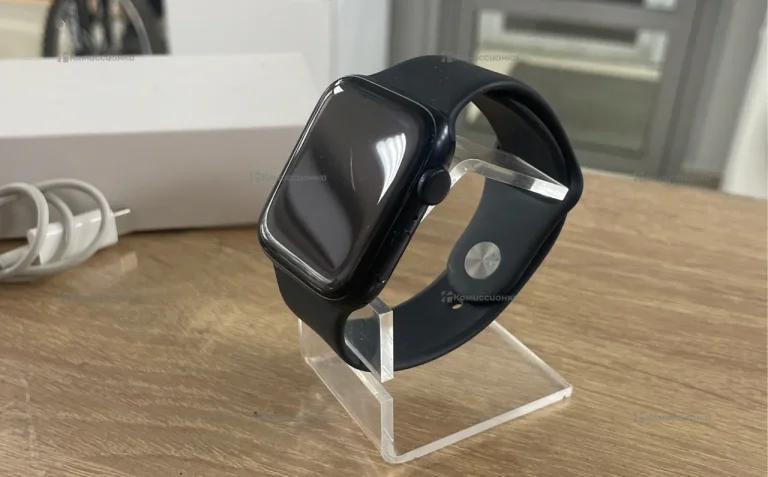 Часы  Apple Watch SE 2022