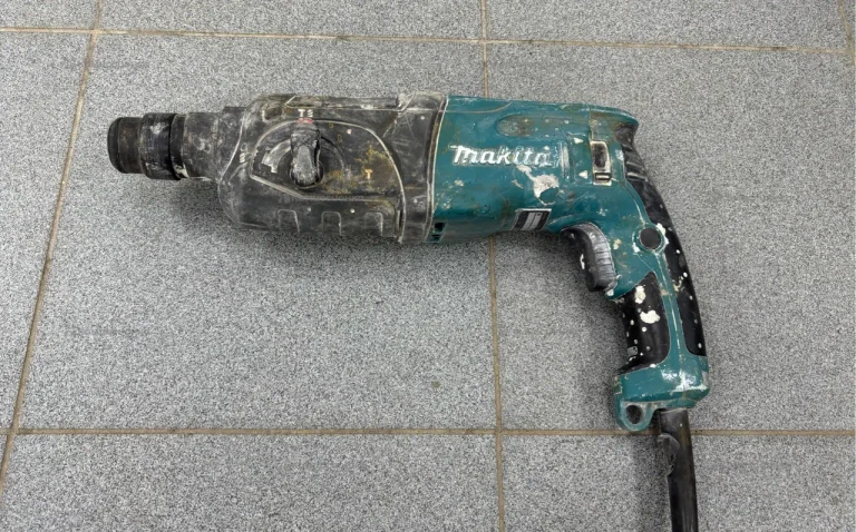 Перфоратор Makita HR2470