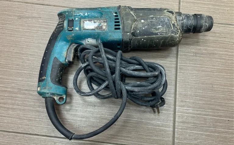 Makita Перфоратор HR2470