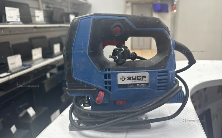 Лобзик Зубр ЛП-700к