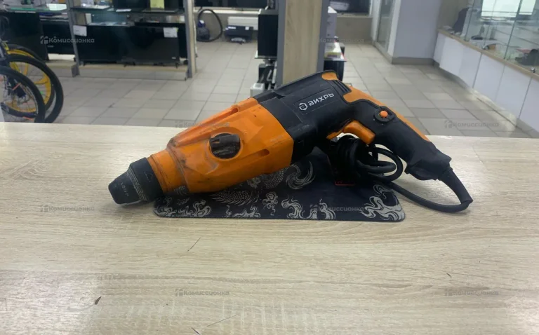 Перфоратор ВИХРЬ П-750