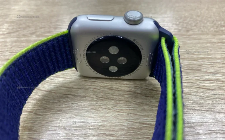 Часы  Apple Watch Series 3 38mm