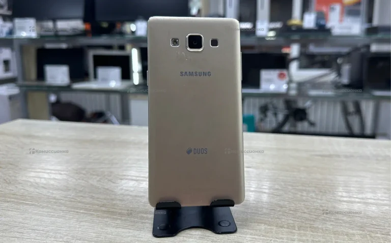 Samsung Galaxy A5 (2016) 2/16 ГБ