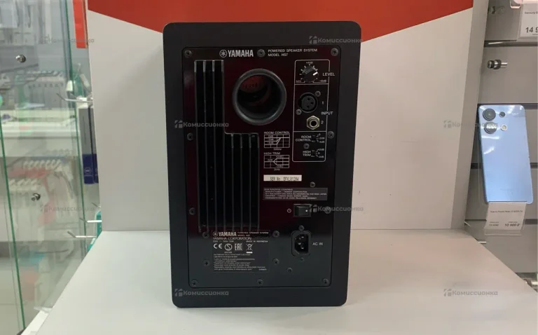 Студийный монитор Yamaha HS7