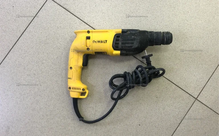Перфоратор dewalt D25033