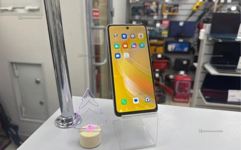 Infinix Smart 8 3/64 ГБ