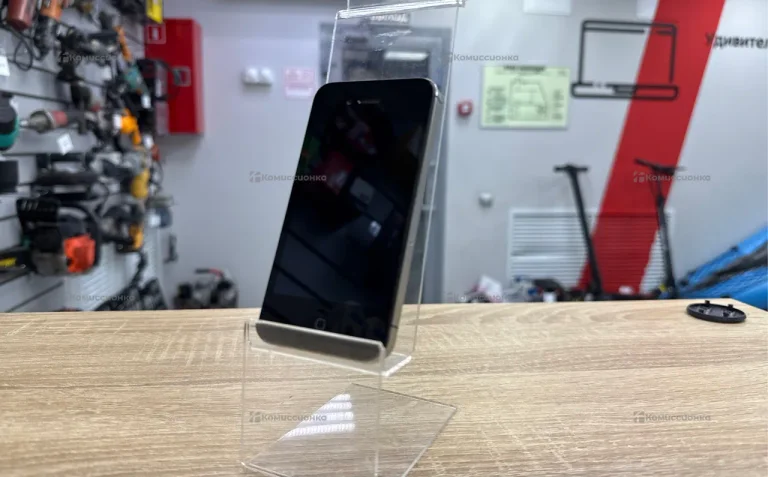 Apple iPhone 4s 0/8 ГБ