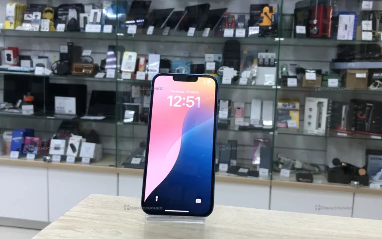 Apple iPhone 13 128 ГБ.