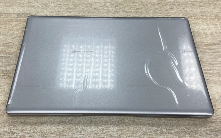 Ноутбук Default string , как новый