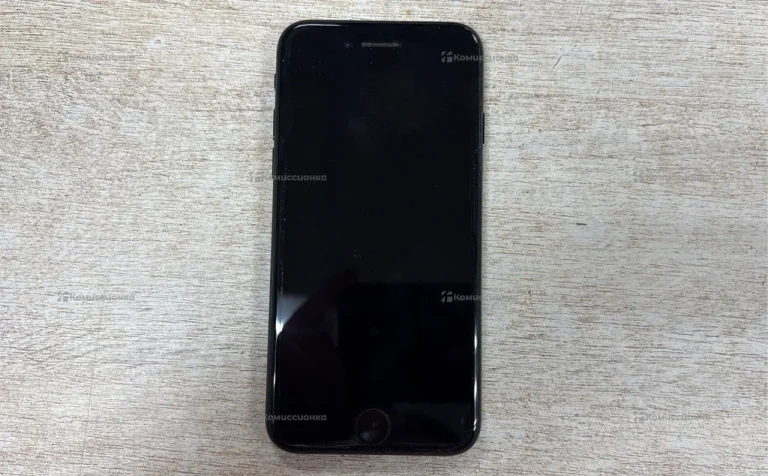 Apple iPhone SE (2020) 3/64 ГБ
