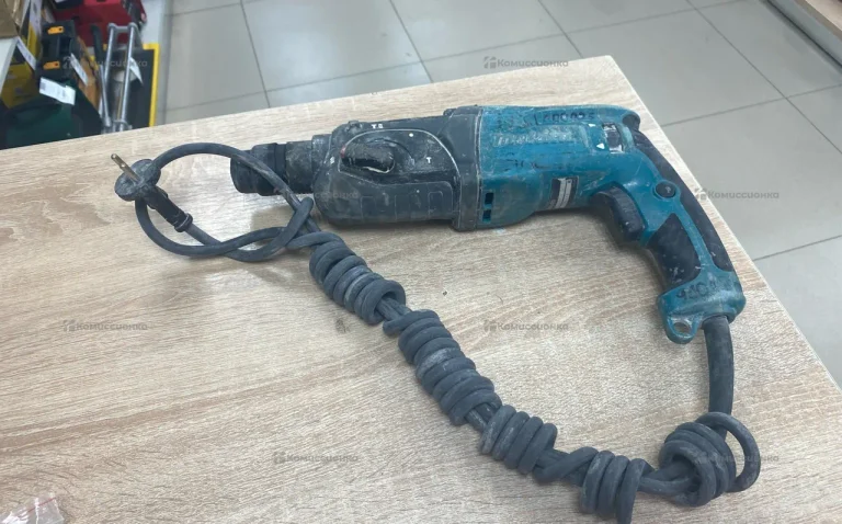 Перфоратор Makita HR2470