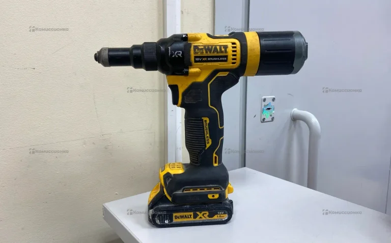заклепочник Dewalt DCF403 аккумуляторный