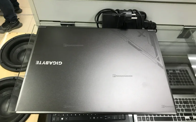 Ноутбук  Gigabyte G6X9MG