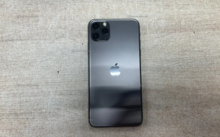 Apple iPhone 11 Pro Max 4/64 ГБ