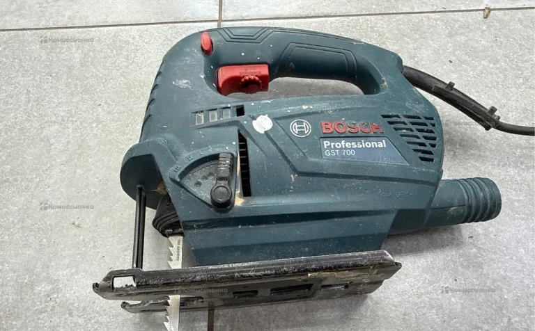Электролобзик BOSCH GST 700