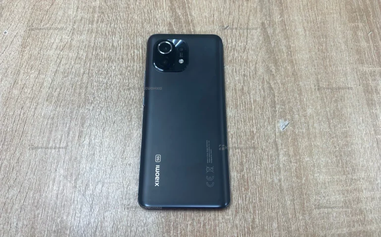 Xiaomi Mi 11 8/256 ГБ