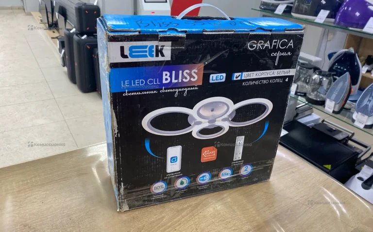 Люстра с пультом Leek Grafica