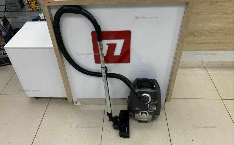 Пылесос Редмонд RV-325