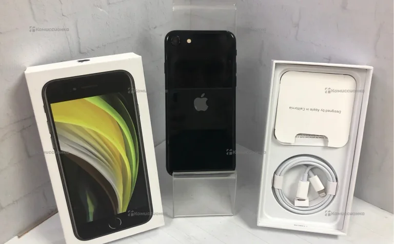 Apple iPhone SE (2020) 3/128 ГБ