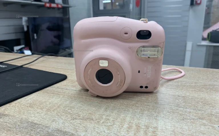 Фотоаппарат  fujifilm instal mini 11