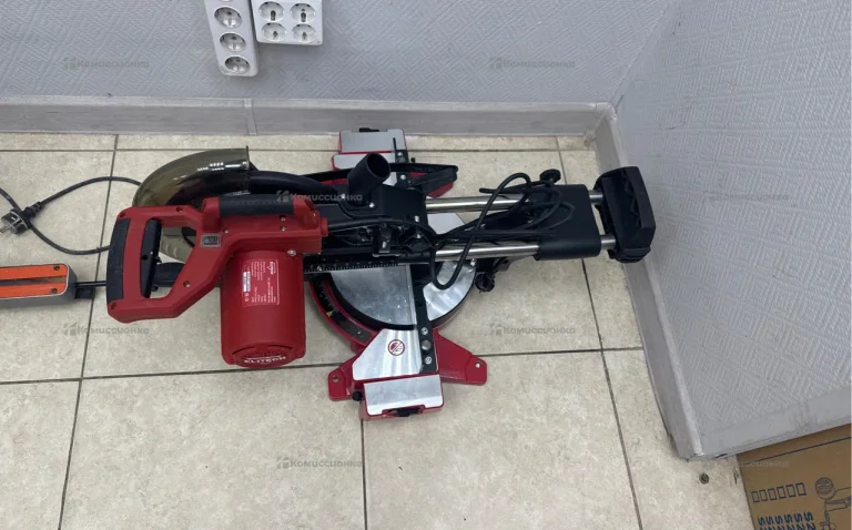 Торцовочная пила ELITECH ПТ 2030К