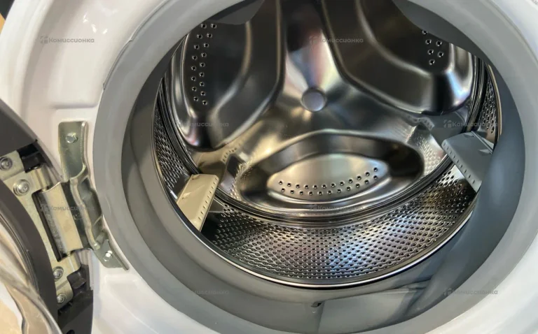 Стиральная машина  HotPoint NSD 6239 S VE RU