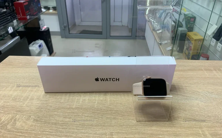 Часы Apple Watch SE A2352 44mm