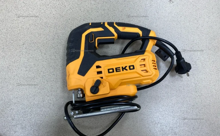 Электролобзик DKJS900E