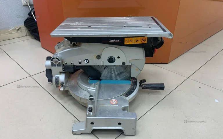 Торцовочная пила makita LH1040
