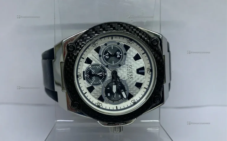 Часы  Guess w1049G3