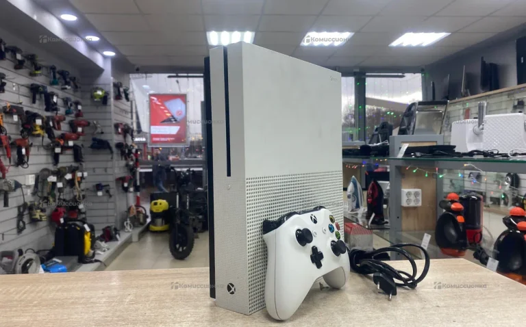 Приставка Xbox One S 500 ГБ