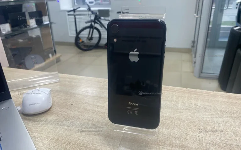 Apple iPhone XR 3/128 ГБ
