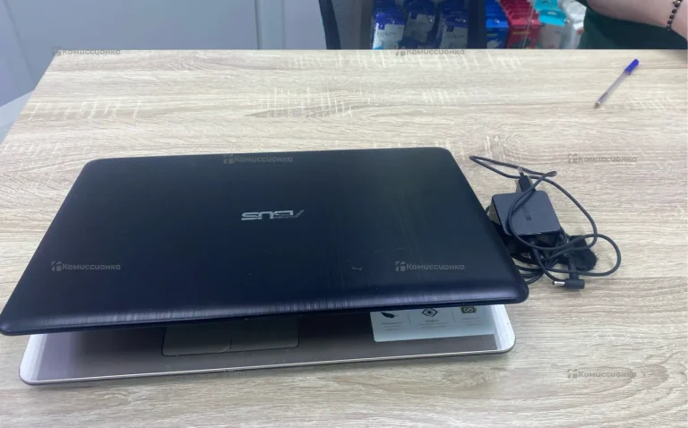Ноутбук  asus