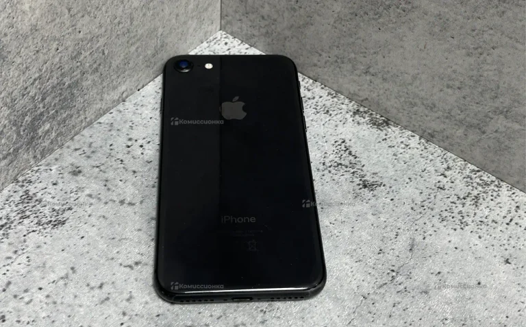 Apple iPhone 8 2/64 ГБ