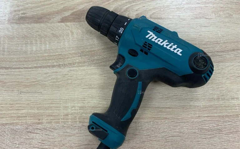 Сетевая дрель-шуруповерт Makita DF0300