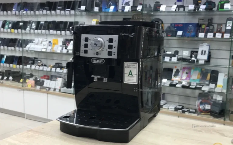 Кофемашина DeLonghi MAGNIFICA S