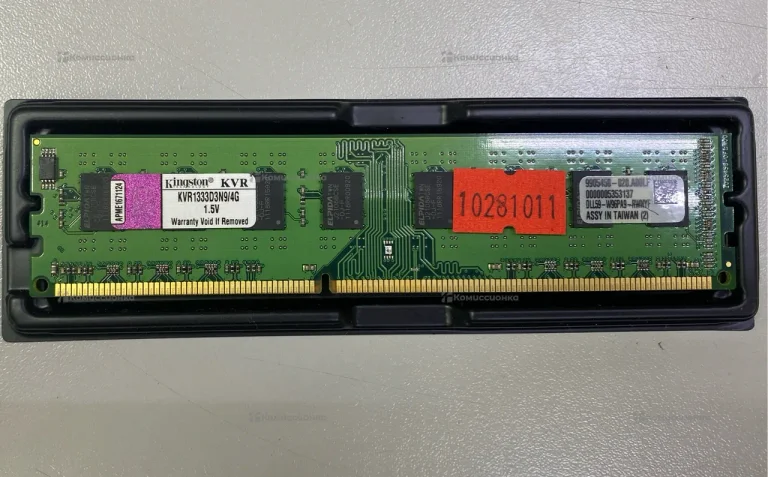 Плашка оперативки Kingston DDR4 4GB