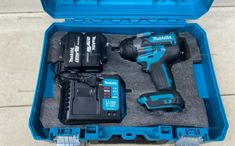 Гайковерт аккумуляторный Makita DTW700