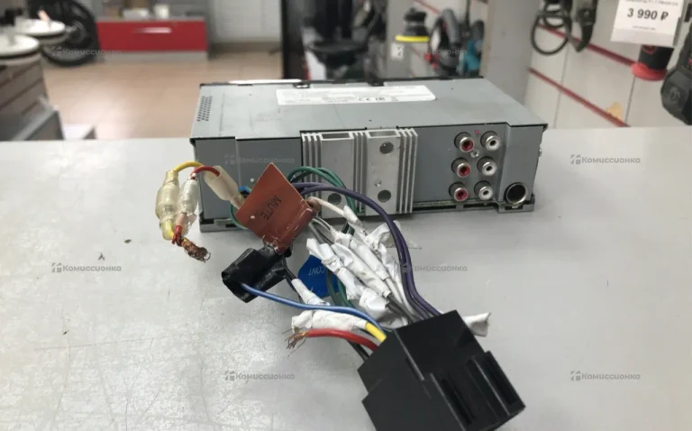 Автомагнитола  Kenwood KMM-304Y