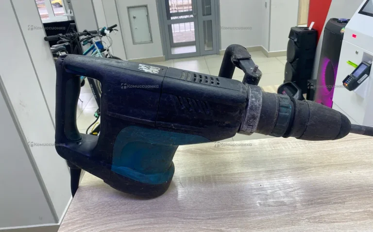 Отбойный молоток makita HM1203C