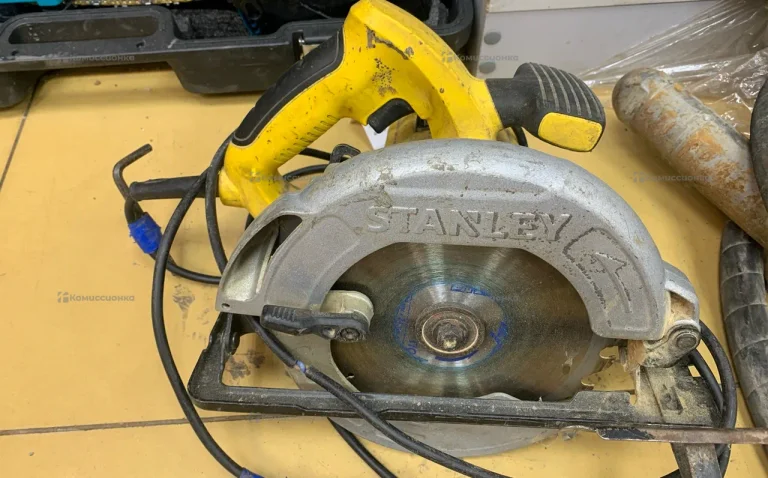 Дисковая пила STANLEY SC16