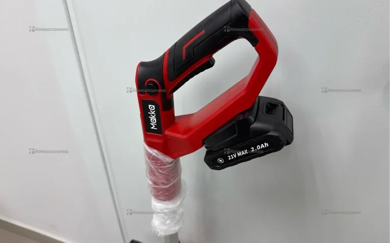 Аккумуляторная снегоуборочная лопата Makka Snow