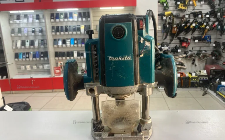 Фрезер makita RP2300FCX
