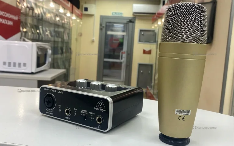 Набор микрофона и звуковой карты behringer