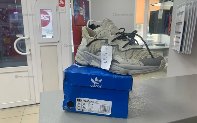 кроссовки Adidas Ozweego 44