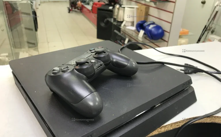 Приставка PS4. PS4 slim 500 gb